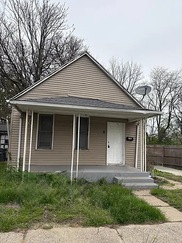 1614 Pinewood Ave Photo 1