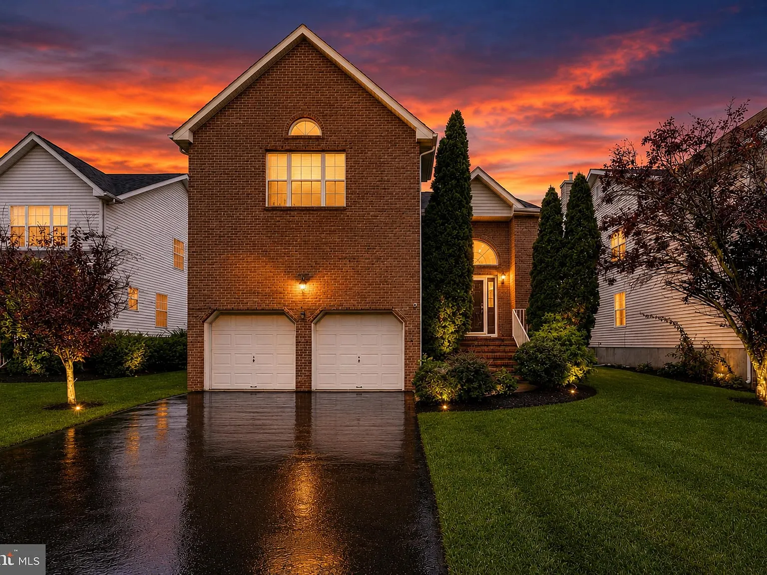 4 bed, 2.5 bath, 2300 sqft, $4,200 — Photo 4