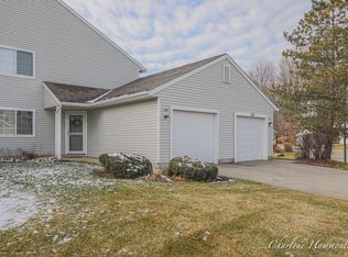 188 Hunters Ln NE, Rockford, MI 49341