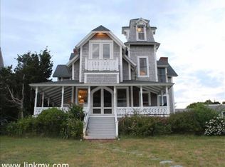 21 Mill Square Rd, Vineyard Haven, MA 02568