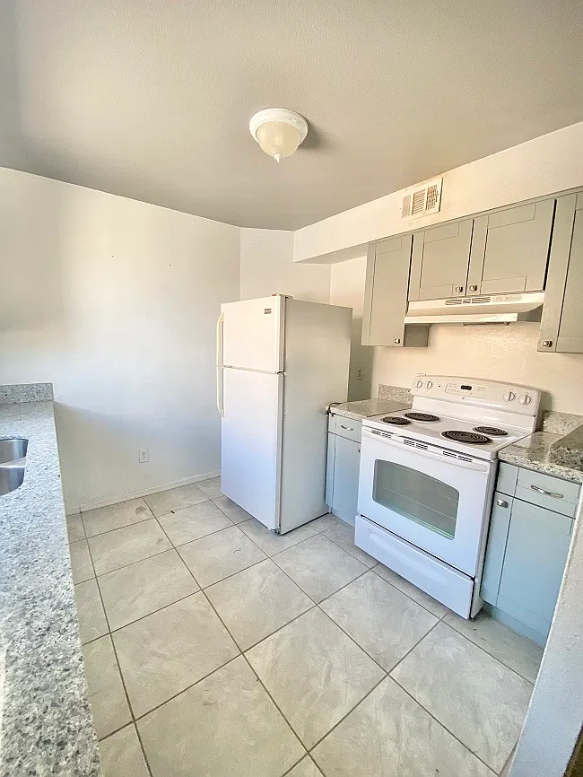 2 bed, $950 — Photo 4