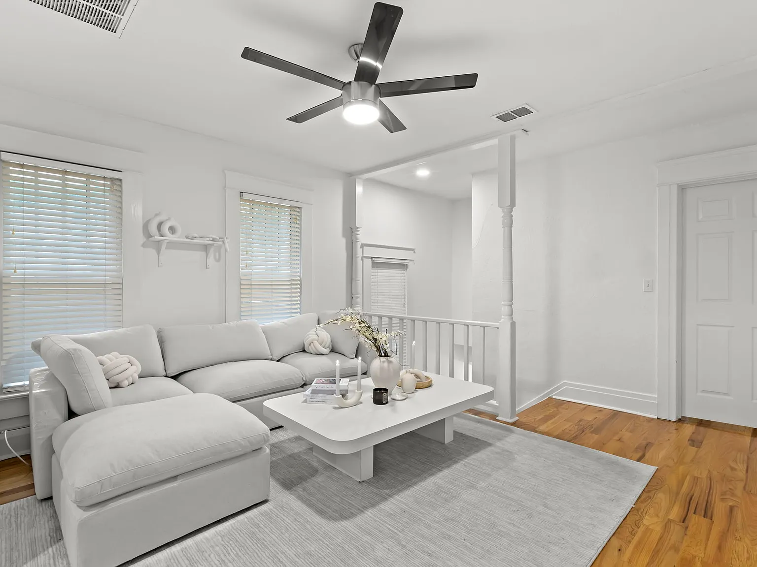2 bed, 1000 sqft, $2,550 — Photo 2