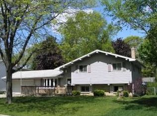 1640 Birchwood Dr, Green Bay, WI 54304