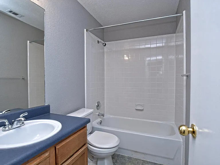 814 Monarch Ave — Photo 16