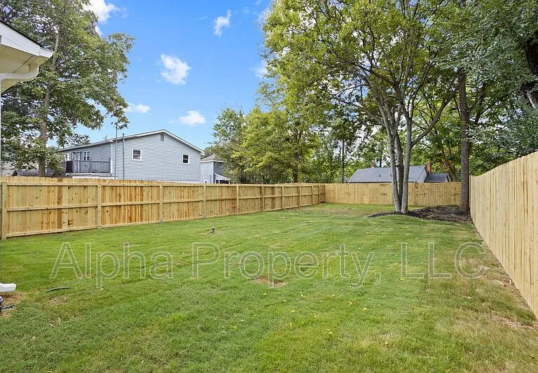 5 McDade St #B — Photo 23