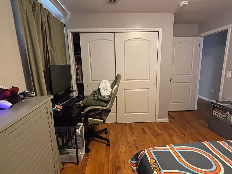 159-161 Clifford St #2 — Photo 20