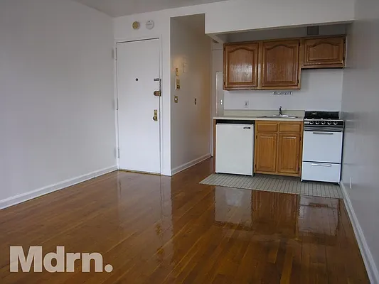 Rented by Mdrn Residential | media 20