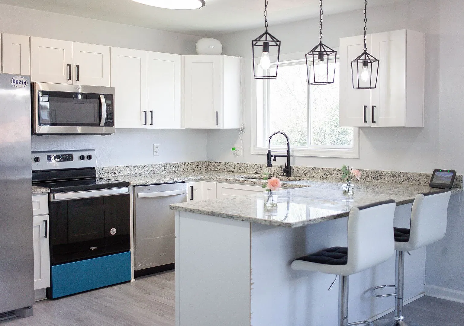 Beautifully Renovated 3-Bedroom Home in Hampton Move-In Ready! — Photo 2