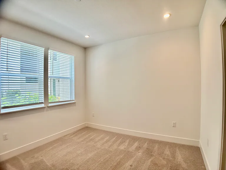 2933 Lamory Pl #113 — Photo 22