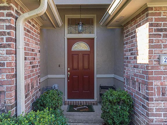 3rd image of 208 Bismark Dr