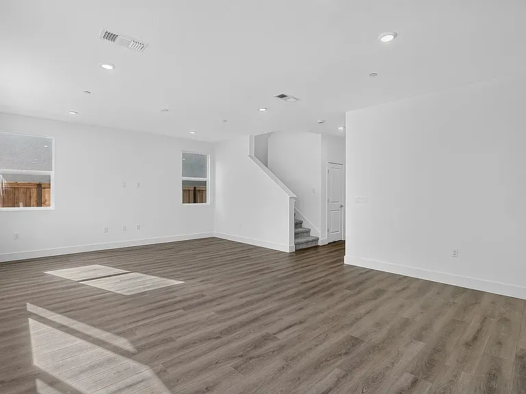 2774 Horseshoe Cir — Photo 2