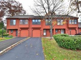 237 Woodscape Dr, Albany, NY 12203