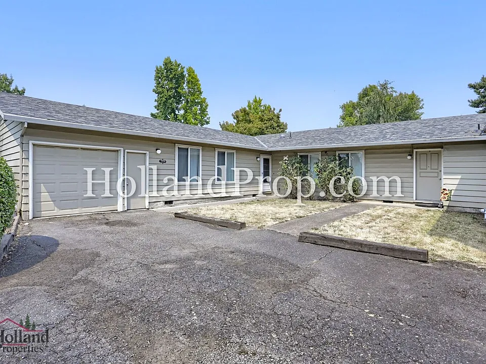 1974 NE Barberry Dr