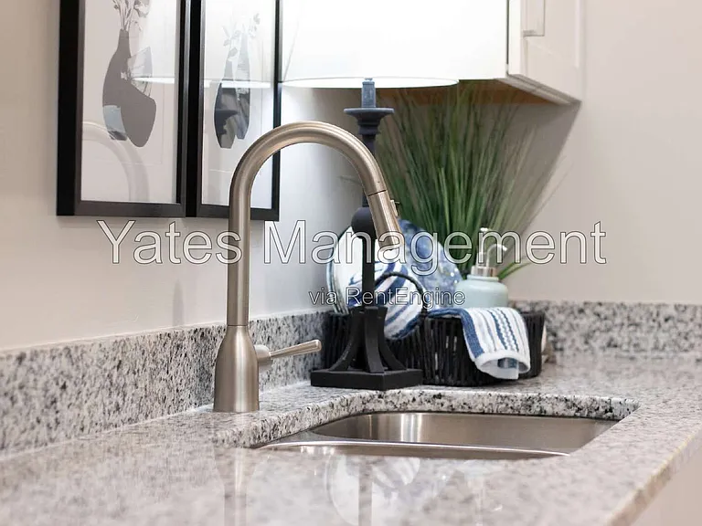 411 W McPherson Ave #203 — Photo 5