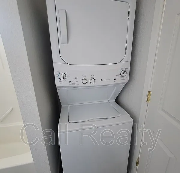 11122 E Valleyway Ave #UPPER — Photo 7