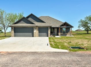 2082 Kaylee Rd, Blanchard, OK 73010
