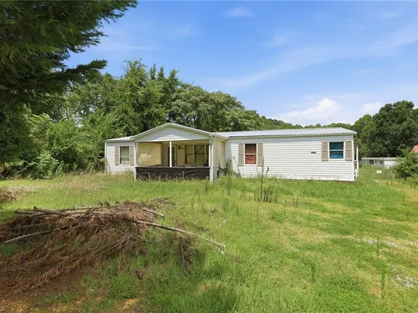 7166 Wright Rd, Thomasville, NC 27360