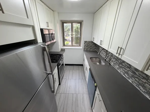 (undisclosed Address), Fresh Meadows, NY 11365