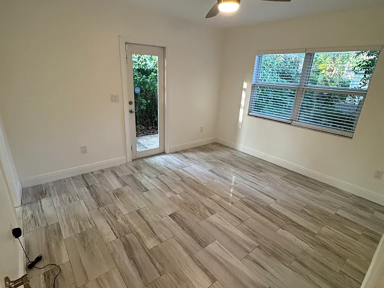 1437 NW 4th Ave #1 — Photo 6