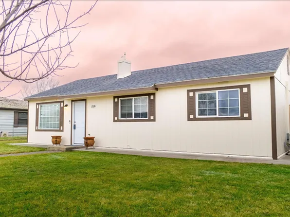 1708 N 17th Ave, Pasco, WA 99301