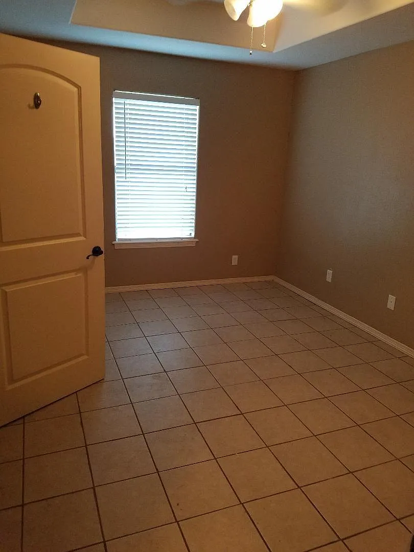 417 Rock Circle — Photo 1