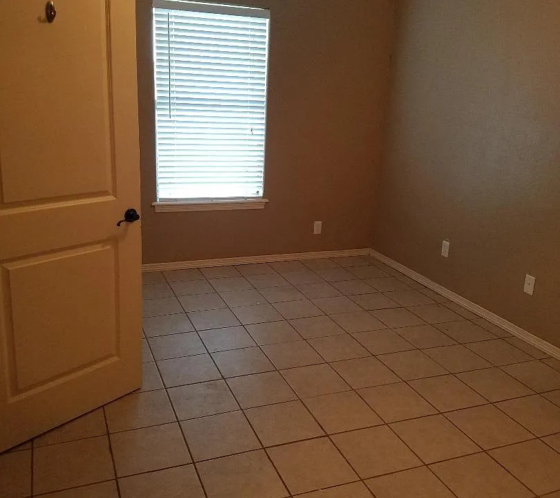 417 Rock Cir #4