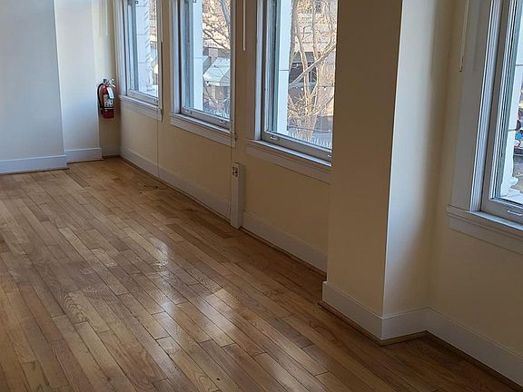 3rd image of 210 S 1st St #205
