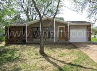 605 S Hawthorne St, Pacific, MO 63069