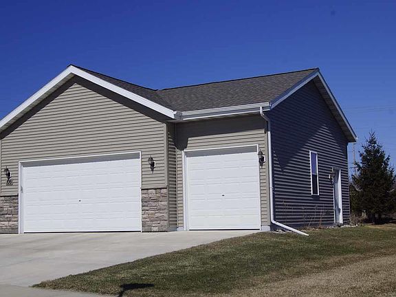 2nd image of 106 Honeycrisp Dr