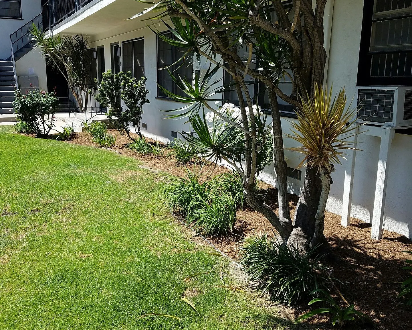 Glendale Terrace Apartments - AC Townhomes LLC — Photo 2