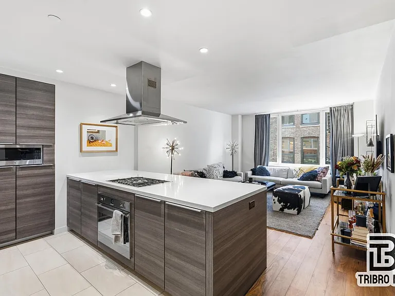 151 W 21st St #3A — Photo 4