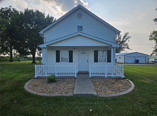 10691 Prest Rd, Coulterville, IL 62237