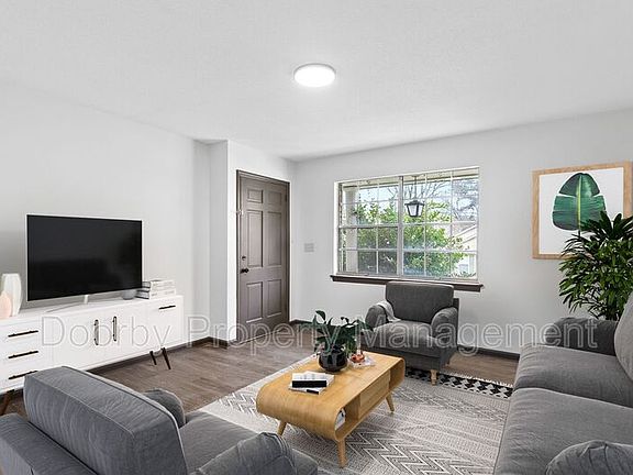 3rd image of 6923 Greenway Dr #B