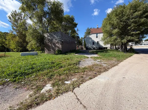 611 W 51st St, Chicago, IL 60609