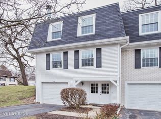56 Wildwood Trl, Cary, IL 60013