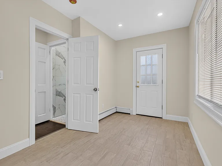 88 Buffalo Ave #2 — Photo 15