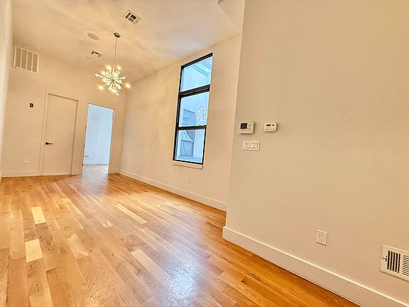 4th image of 374 Kosciusko St #344