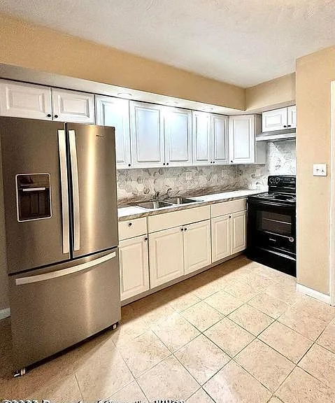 1213 Lori Ln — Photo 2