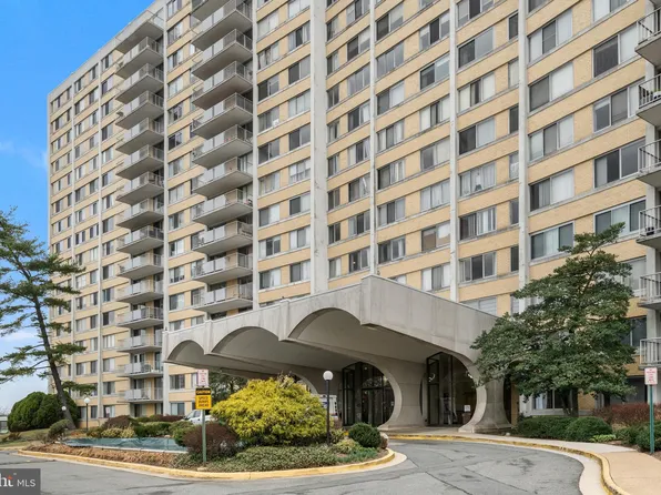 301 N Beauregard St APT 916, Alexandria, VA 22312