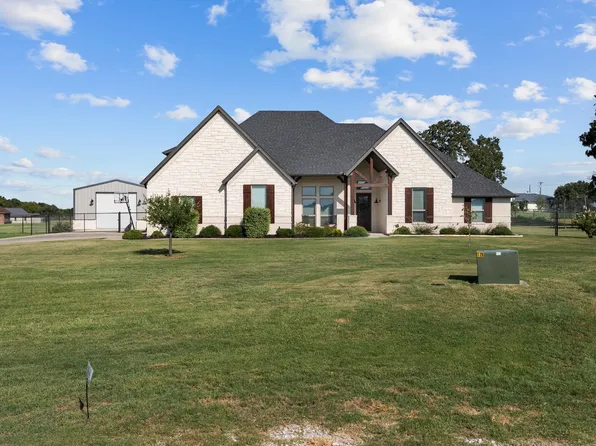 421 Spring Valley Rd, Weatherford, TX 76087