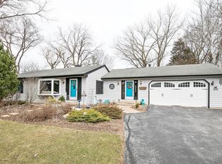 1408 W County Line Rd, Mequon, WI 53092