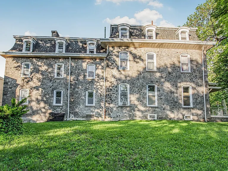 90 E Johnson St #1RR — Photo 12