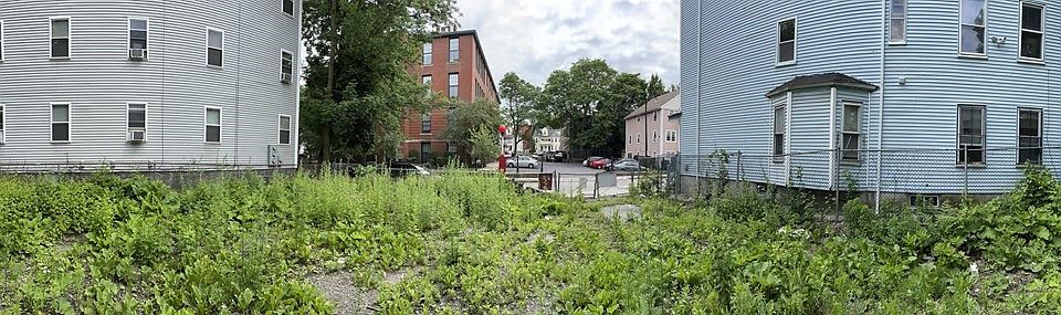 2nd image of 150 Quincy St