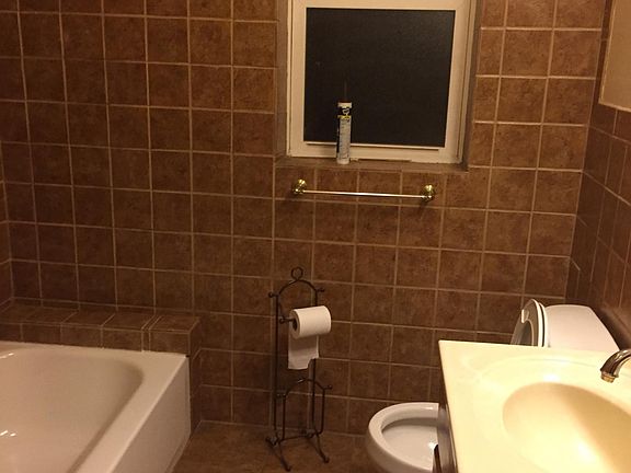 2nd image of 7821 S Paxton Ave APT 3