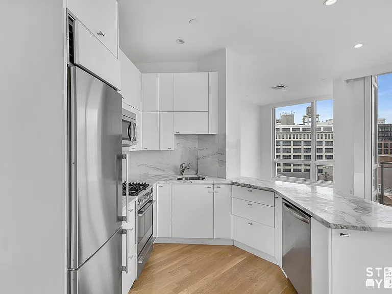 525 Clinton Ave #11N — Photo 7