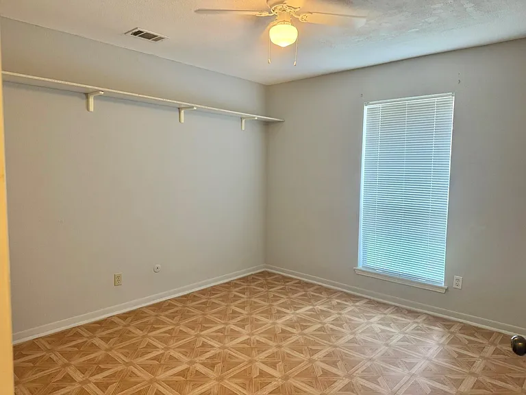 10422 Eagle Glen Dr — Photo 15