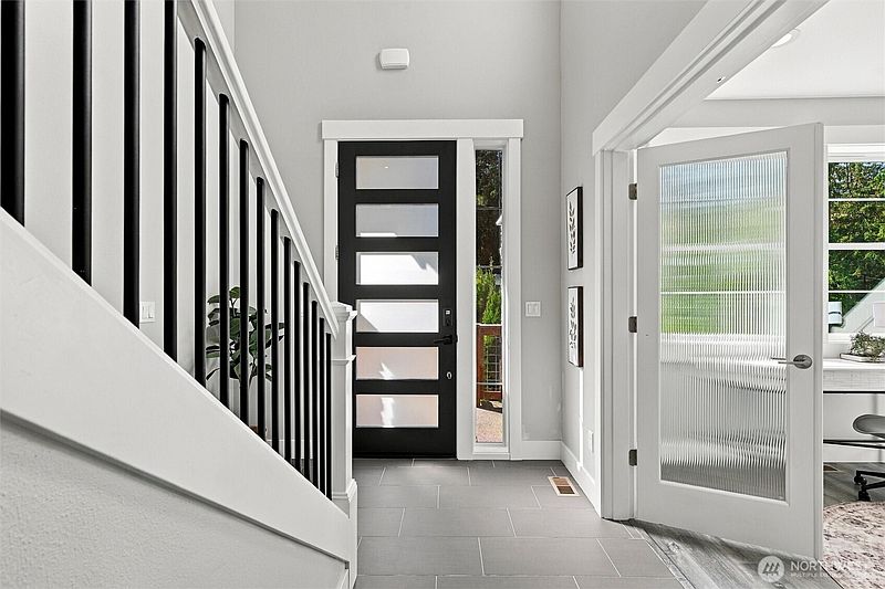3rd image of 2303 30th Street