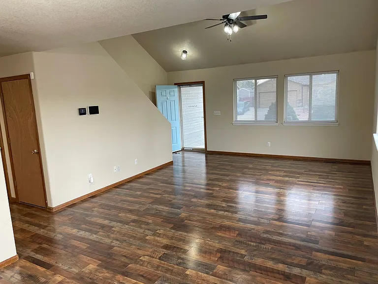 494 S Tamera Ave — Photo 12