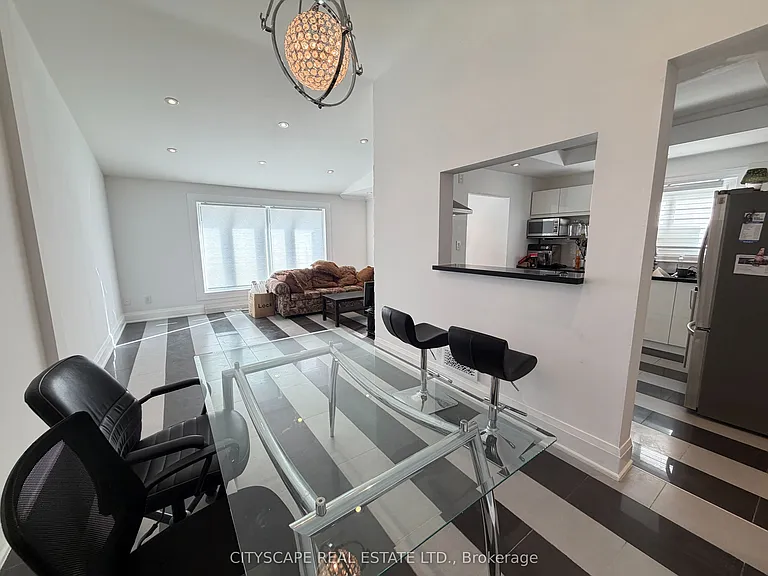135 Bonham Blvd #UPPER — Photo 11