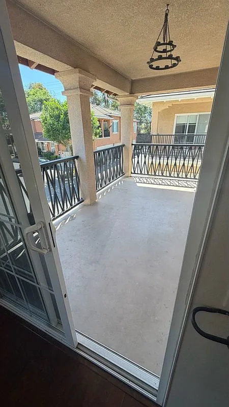 2 bed, 2.0 bath, 1344 sqft, $3,990 — Photo 2